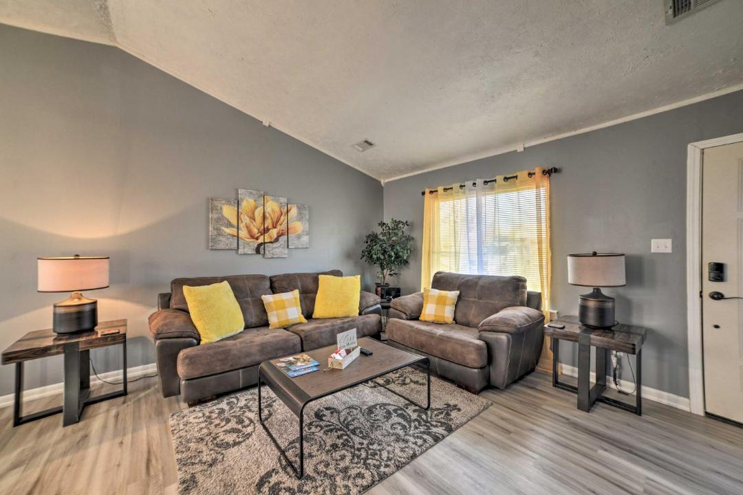 Photo of Livingroom in Clarksville