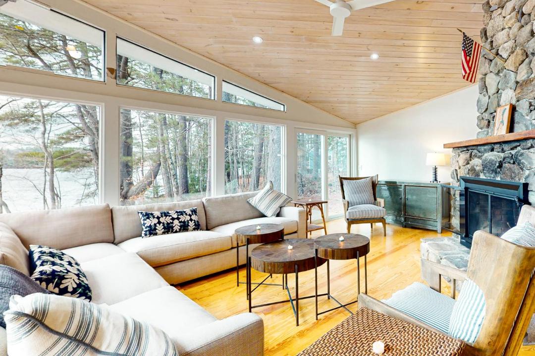Photo of Livingroom in Nobleboro