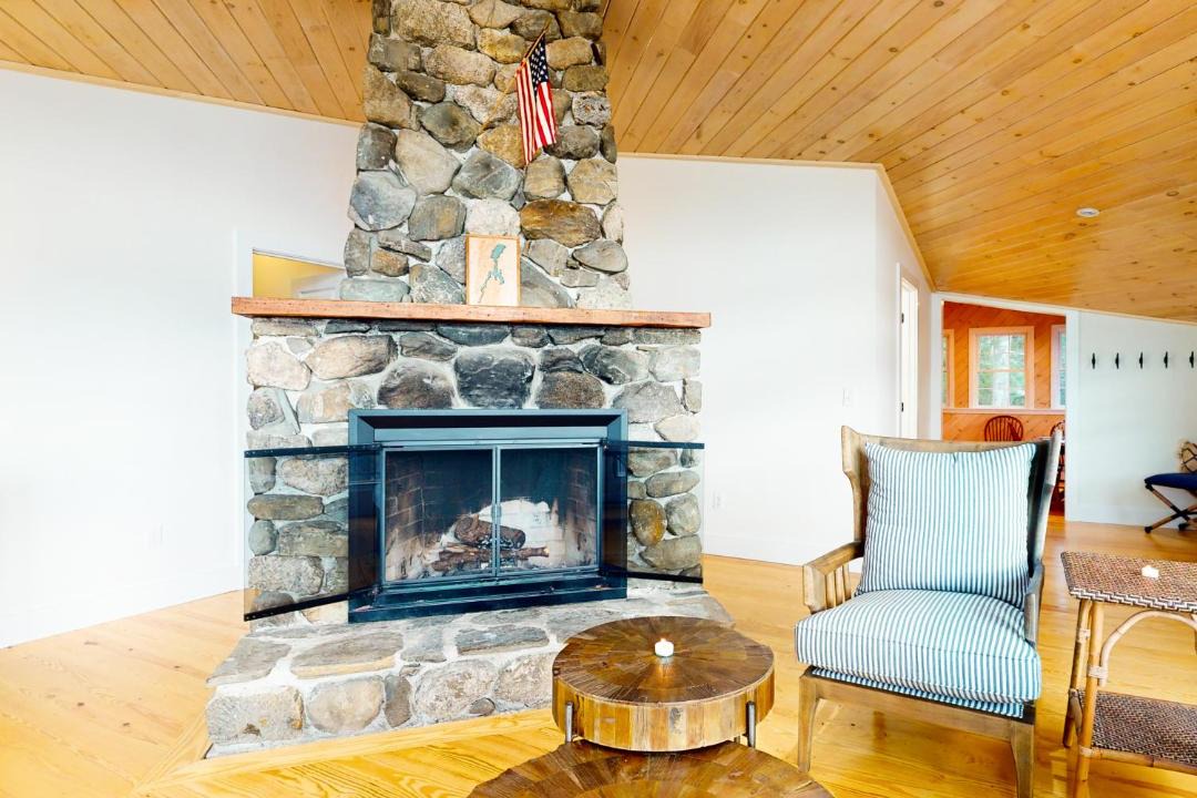 Photo of Livingroom in Nobleboro