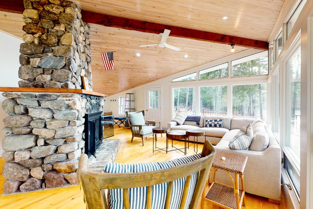 Photo of Livingroom in Nobleboro