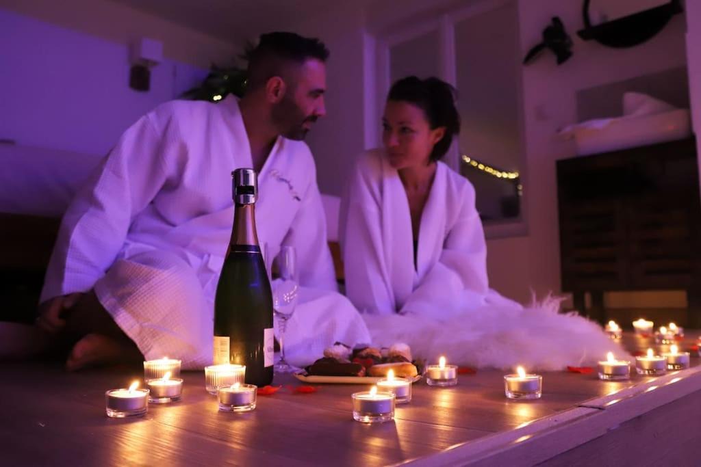 Photo of Human In Picture in Charleville-Mezieres