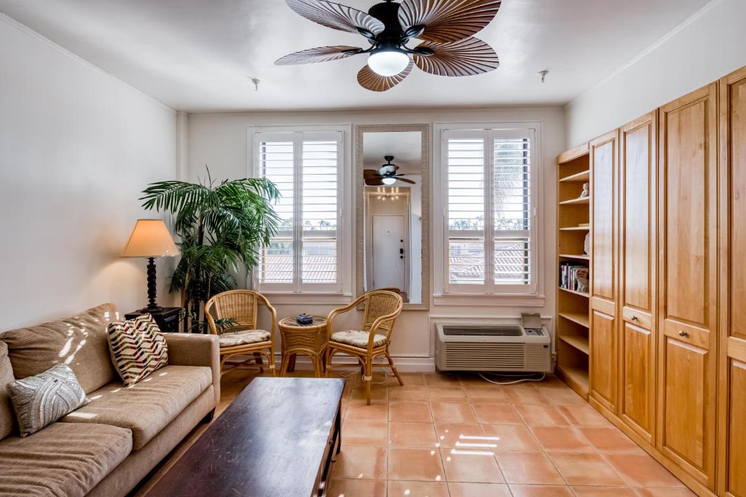 Photo of Livingroom in Palm Beach