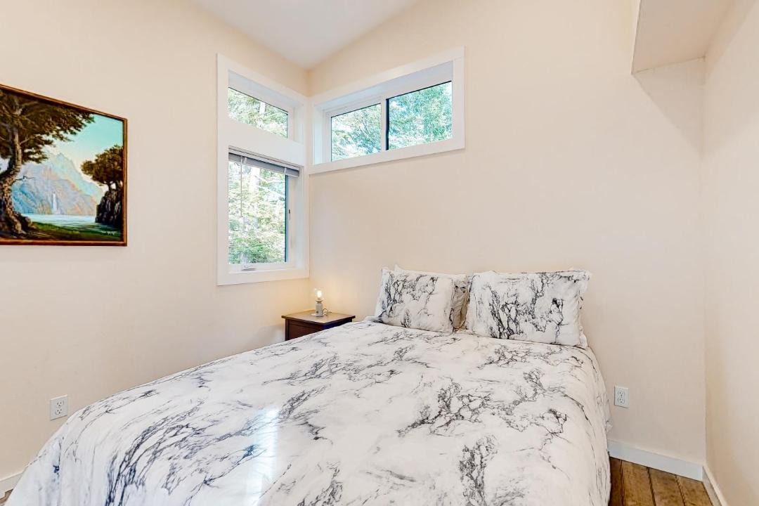 Photo of Bedroom in Nehalem