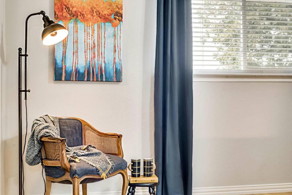 Photo of Livingroom in Old East Dallas