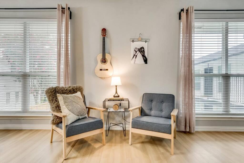 Photo of Livingroom in Old East Dallas