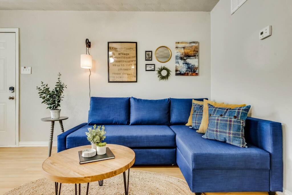 Photo of Livingroom in Old East Dallas