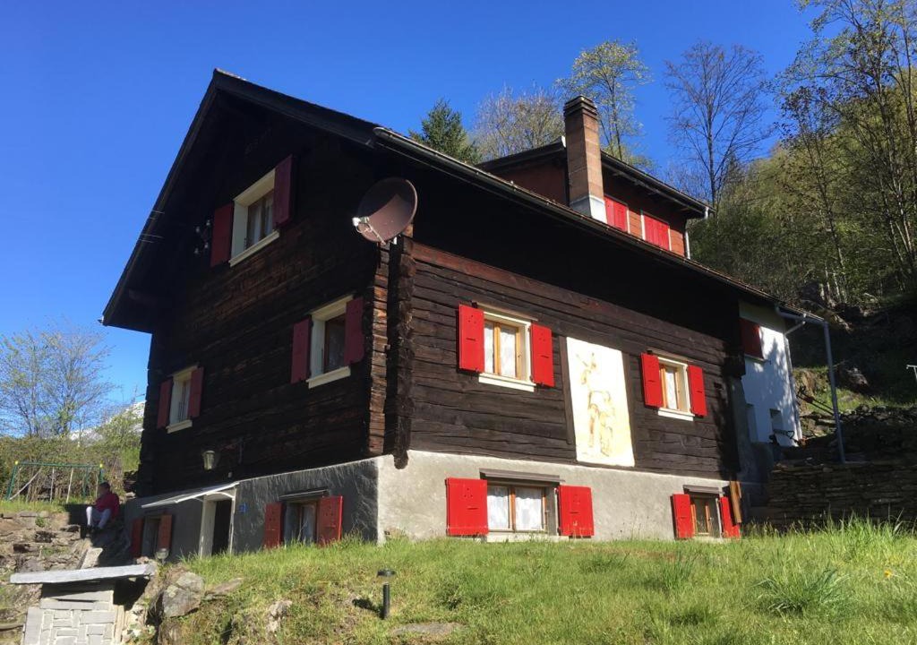 Photo of Buildings in Quinto