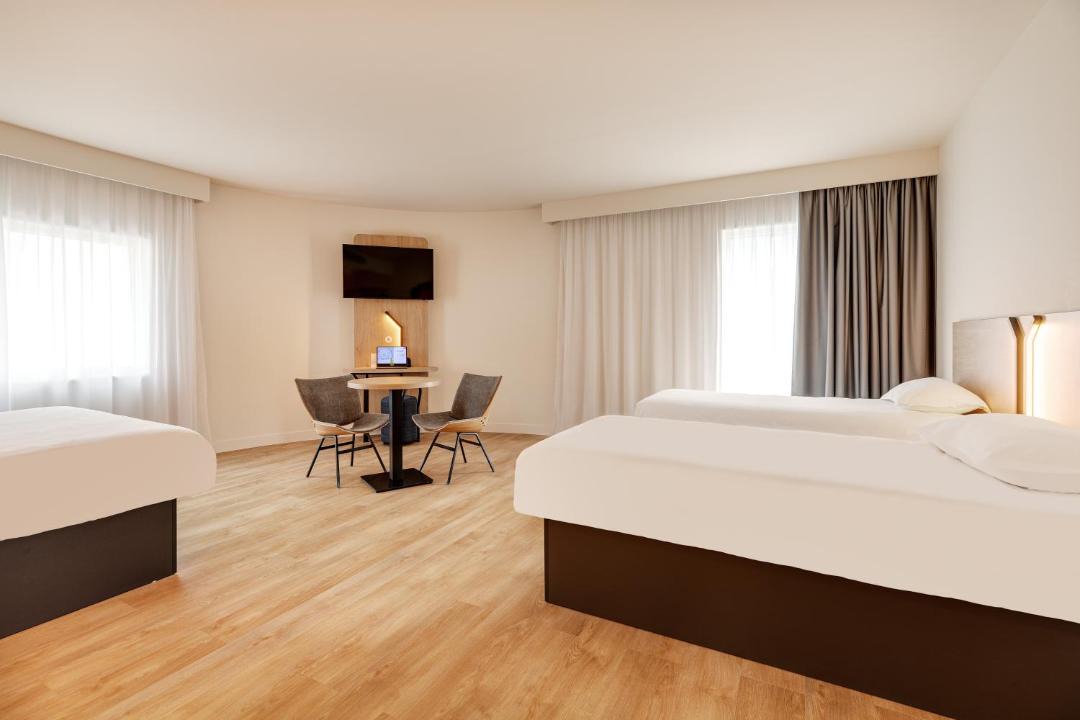 Photo of Others in Faubourg de Bethune