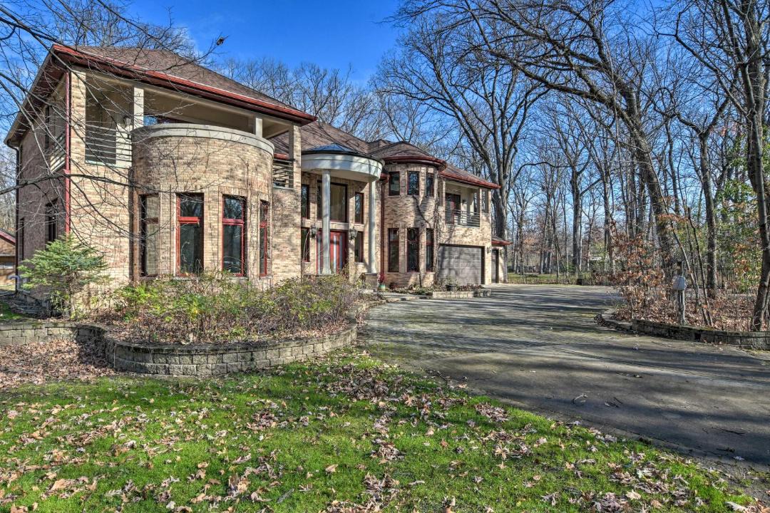 Photo of Buildings in Riverwoods