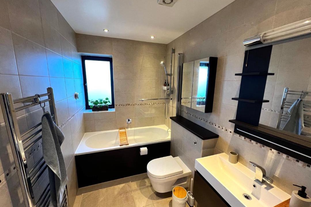 Photo of Bathroom in Hampton Wick