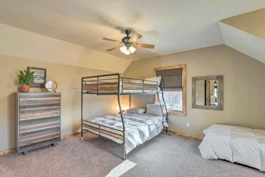 Photo of Bedroom in Mars Hill