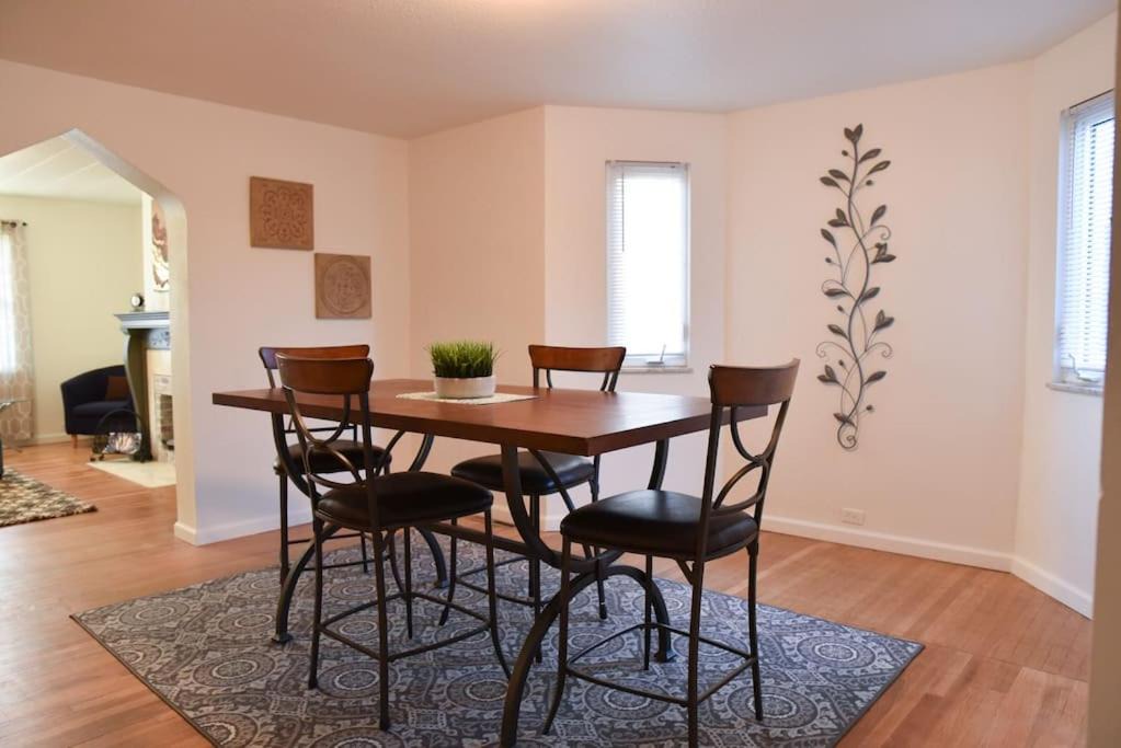 Photo of Livingroom in South Hills