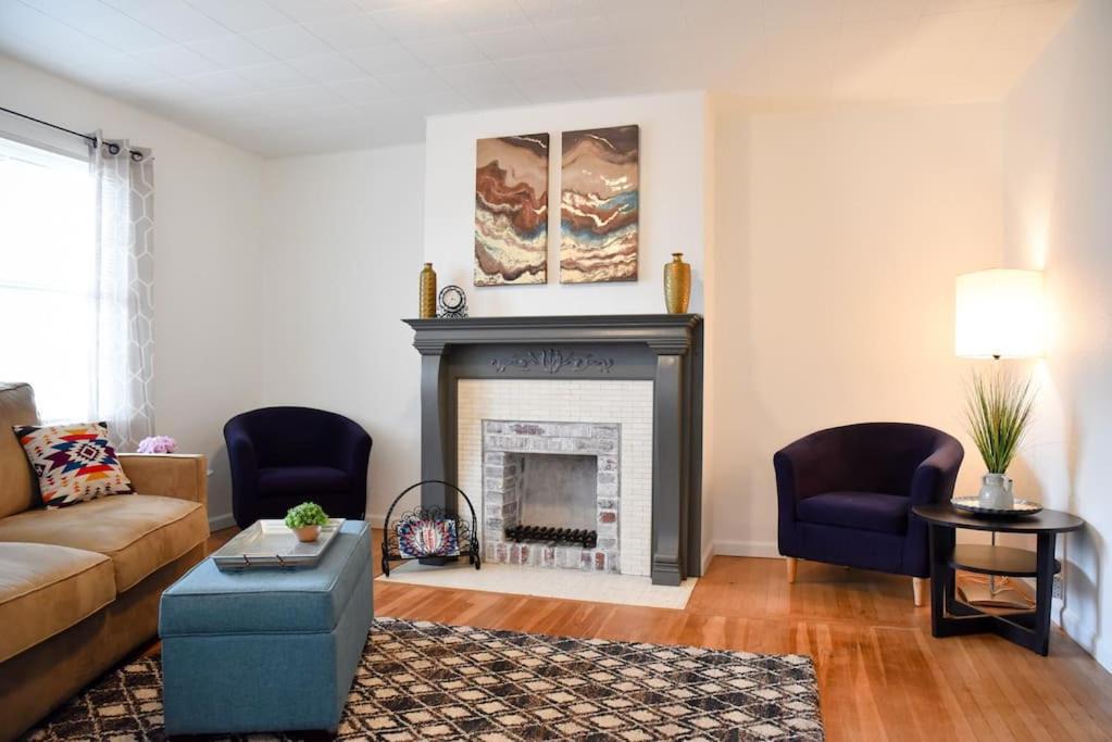 Photo of Livingroom in South Hills