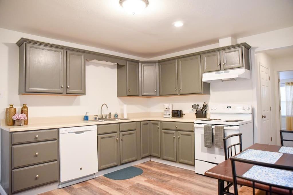Photo of Kitchen in South Hills