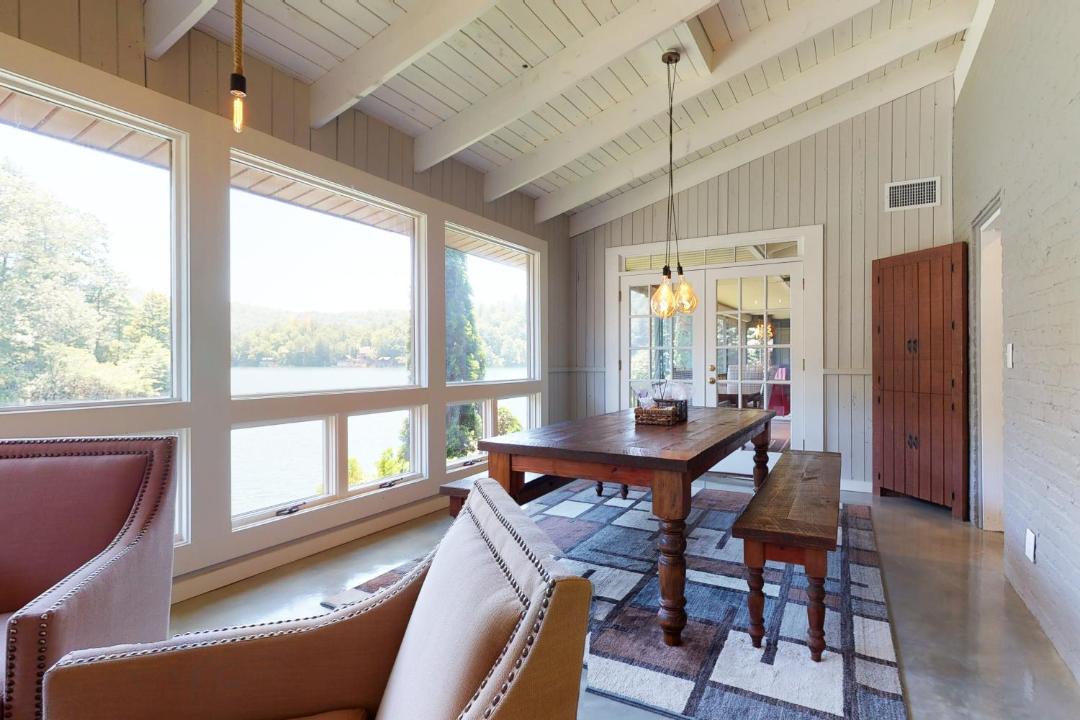 Photo of Livingroom in Lakemont