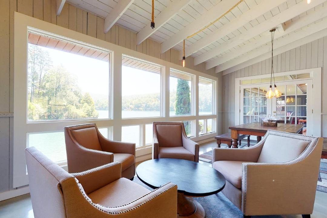 Photo of Livingroom in Lakemont