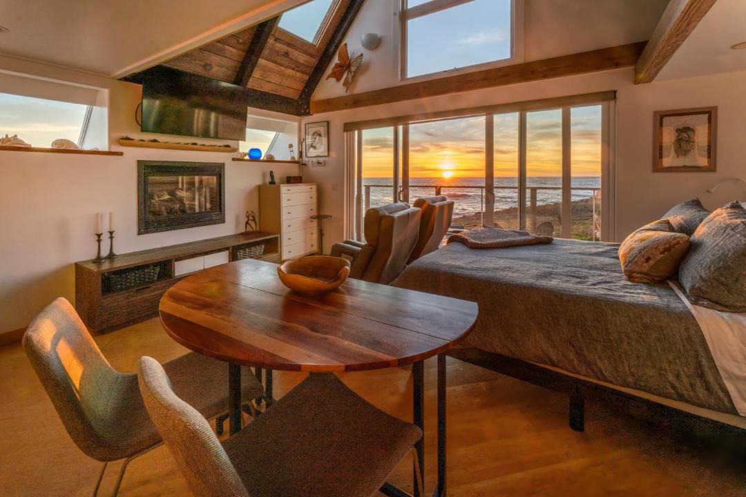 Photo of Livingroom in Fort Bragg