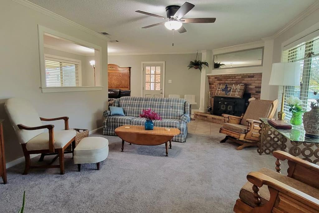 Photo of Livingroom in Edom