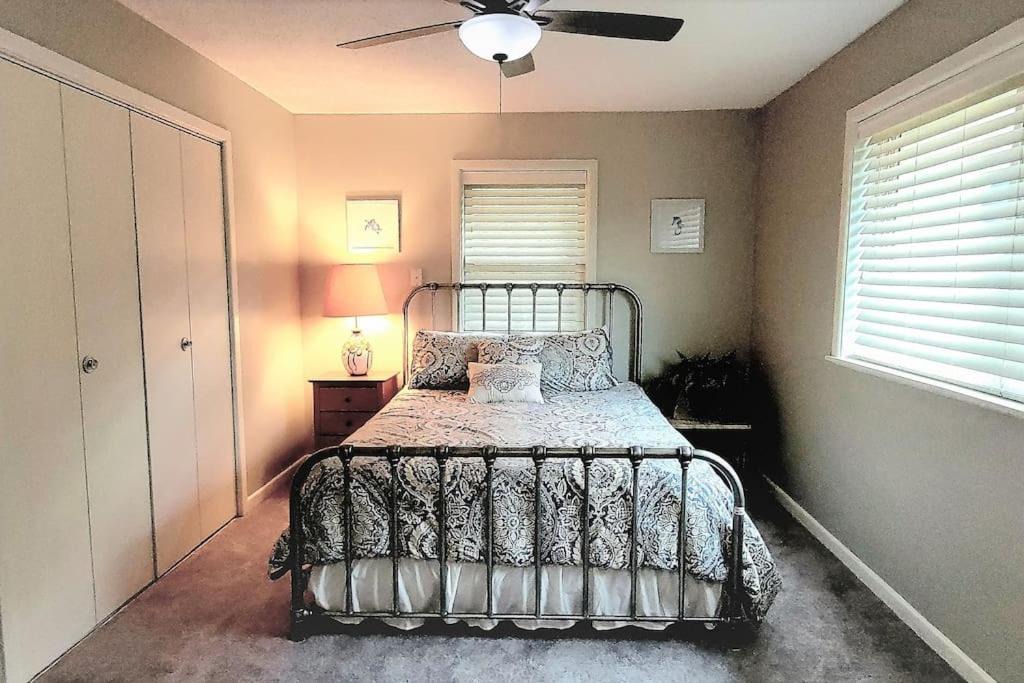 Photo of Bedroom in Edom