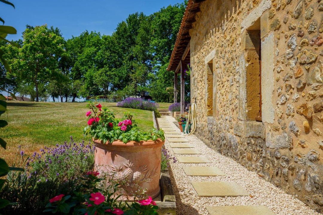 Photo of Others in Lanquais