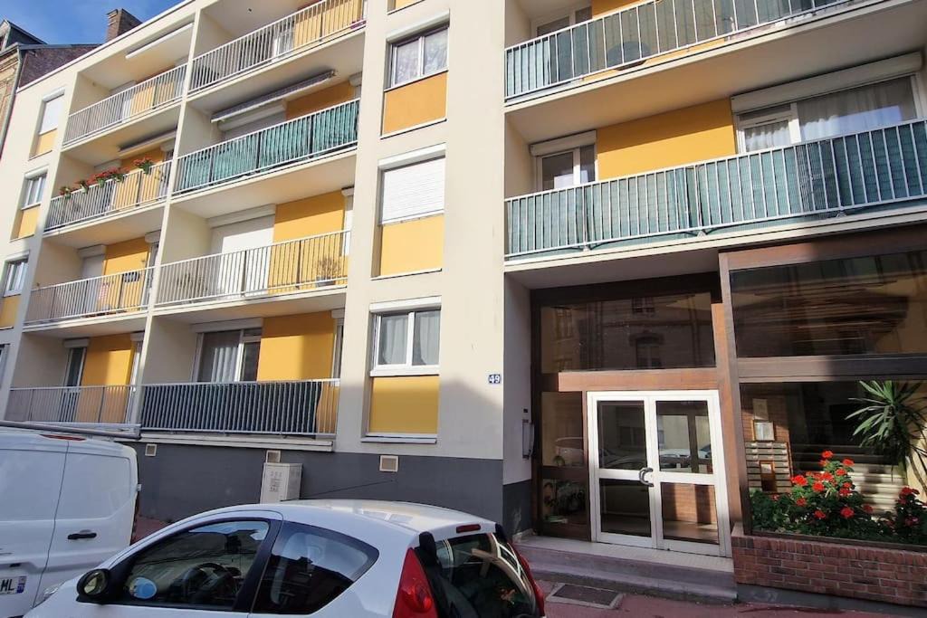 Photo of Buildings in Cote Est Soquence