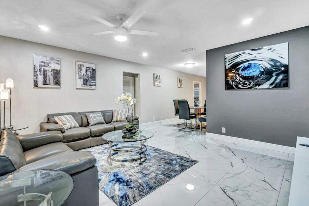Photo of Livingroom in Coral Springs