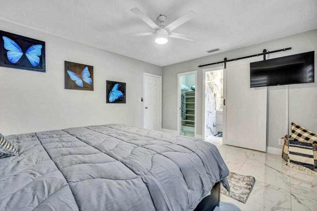 Photo of Bedroom in Coral Springs