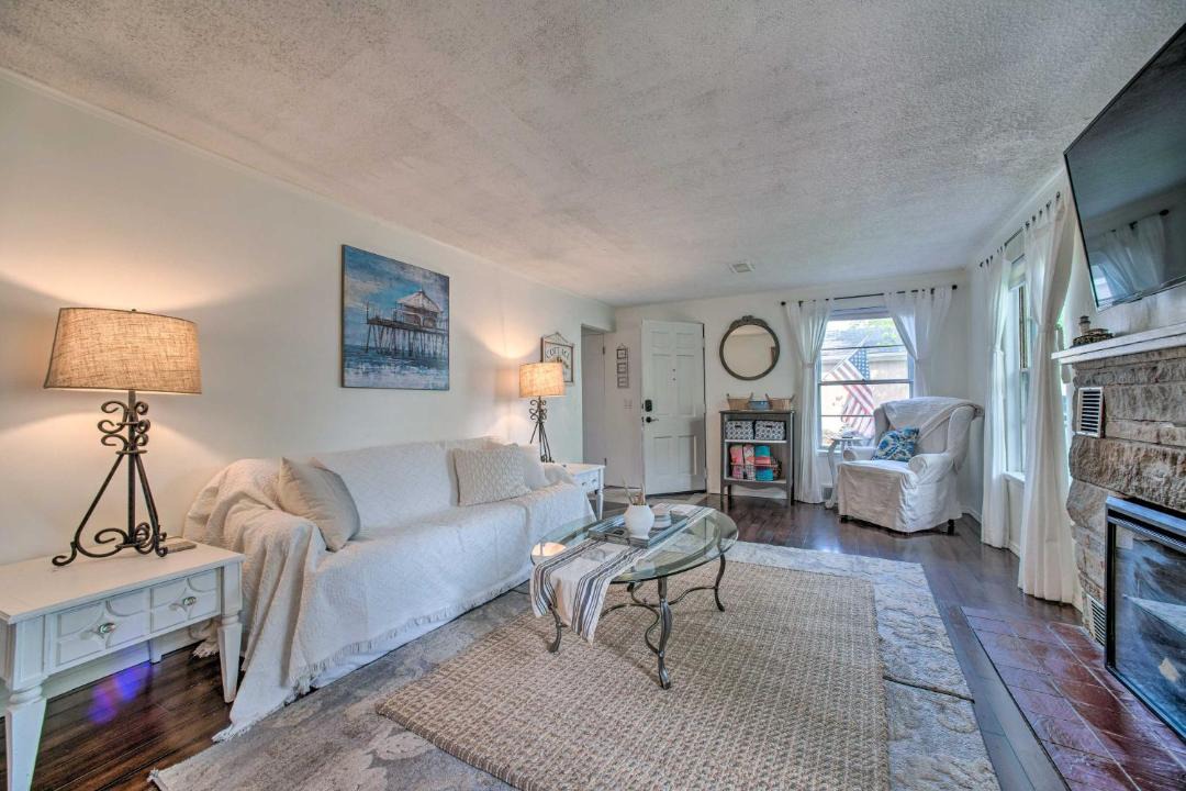 Photo of Livingroom in Fort Gratiot