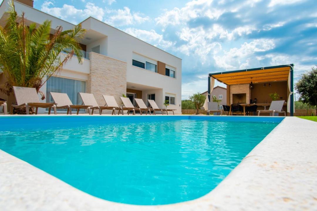 Photo of Outdoor in Mandre