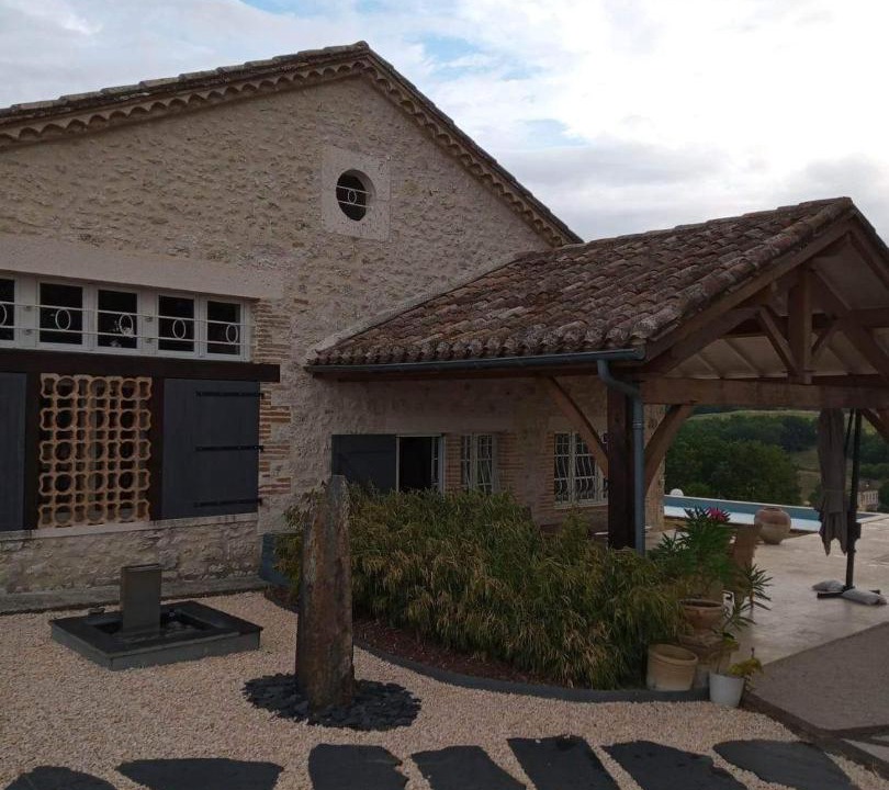 Photo of Buildings in Cazes-Mondenard
