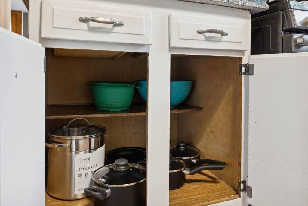 Photo of Kitchen in Center Avenue Historic District