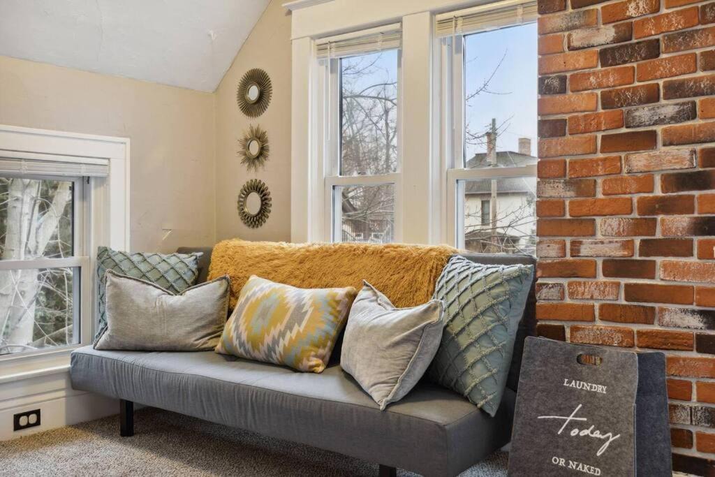 Photo of Livingroom in Center Avenue Historic District