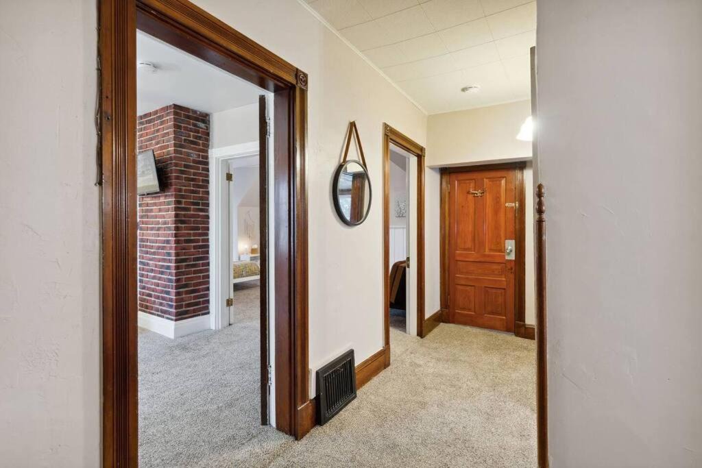 Photo of Bedroom in Center Avenue Historic District