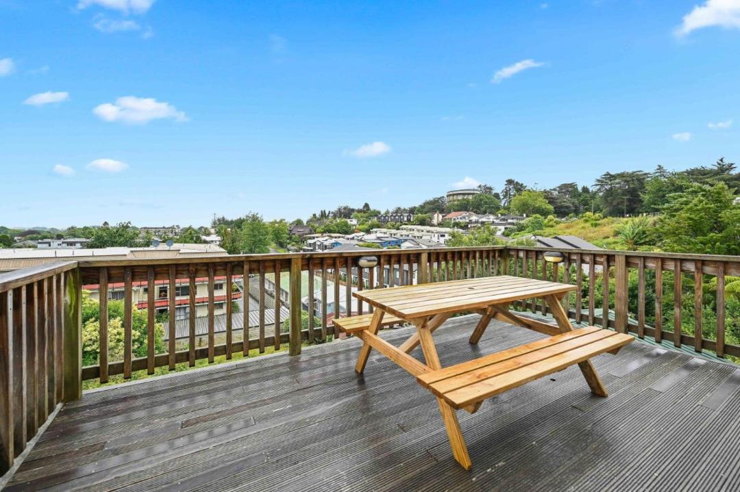 Photo of Patio Balcony in Hamilton Lake