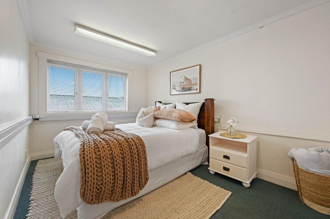 Photo of Bedroom in Hamilton Lake