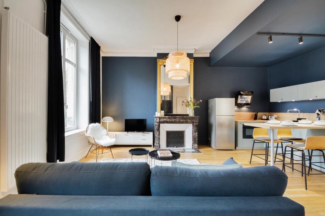 Photo of Livingroom in Poincare - Foch - Anatole France - Croix de Bourgogne