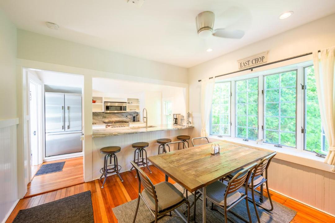 Photo of Livingroom in East Chop