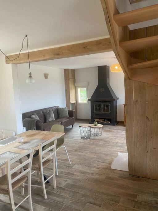 Photo of Livingroom in Saint-Martin-des-Pezerits