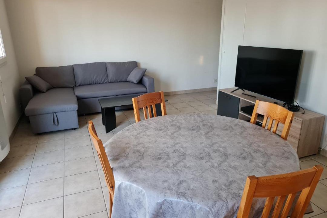 Photo of Livingroom in Pin - Vert Galant