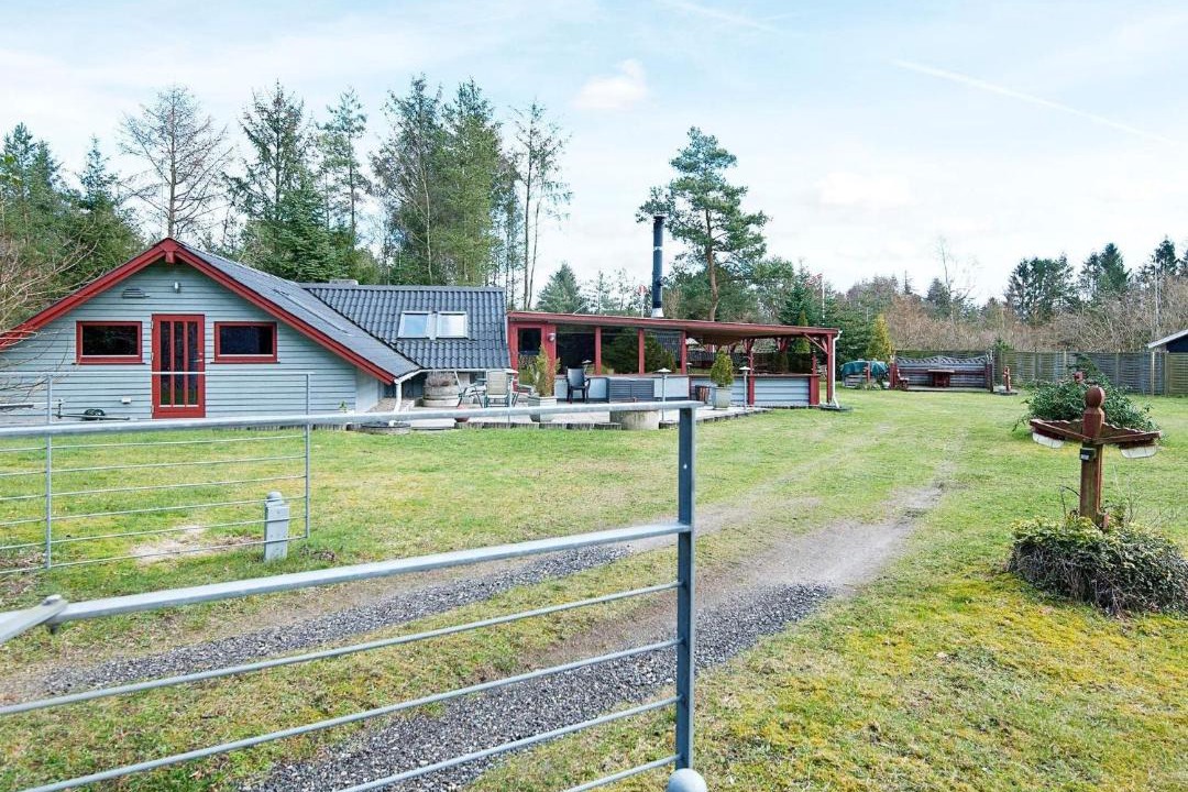 Photo of Others in Ans