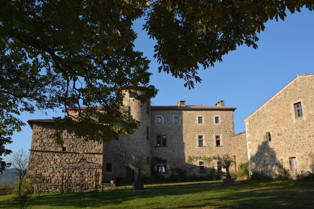 Photo of Buildings in Pommare