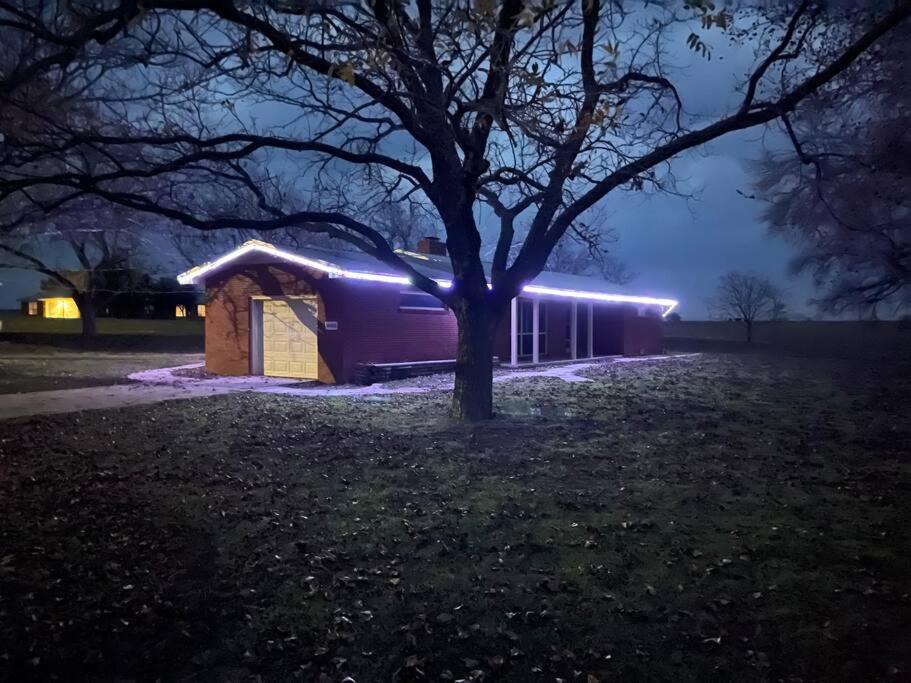 Photo of Buildings in Hico
