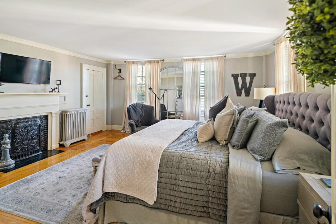 Photo of Others in Thompson