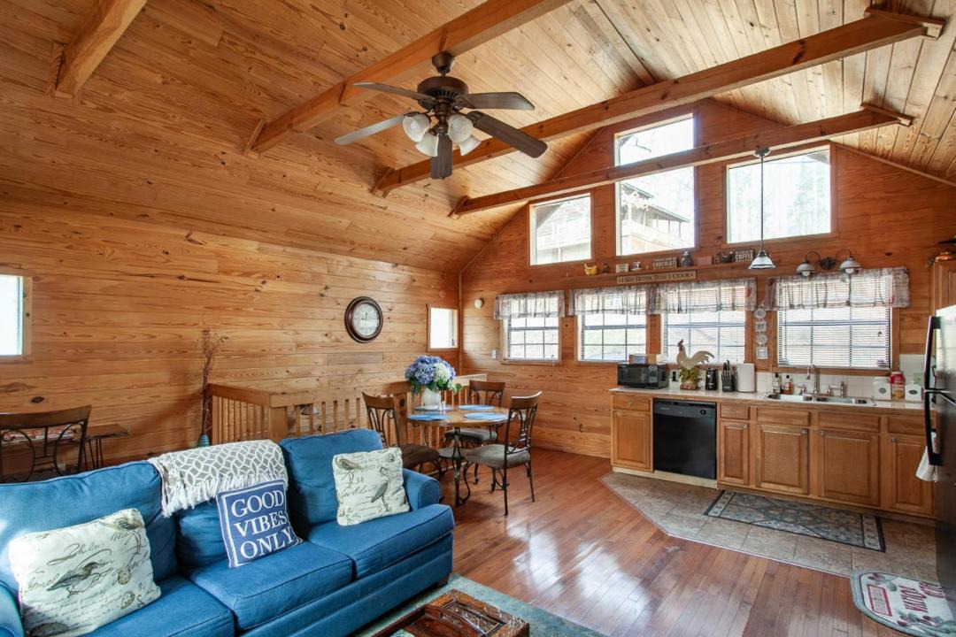 Photo of Livingroom in Sevierville
