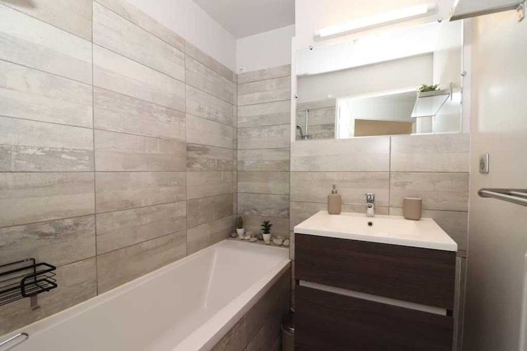 Photo of Bathroom in Courcouronnes