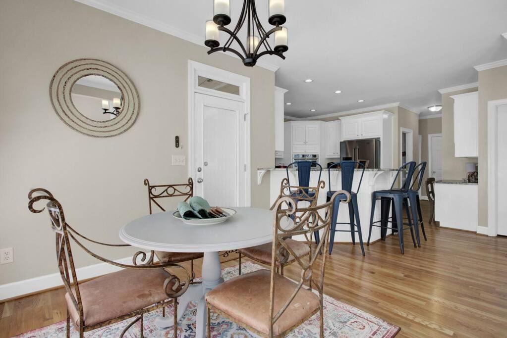 Photo of Livingroom in Roswell