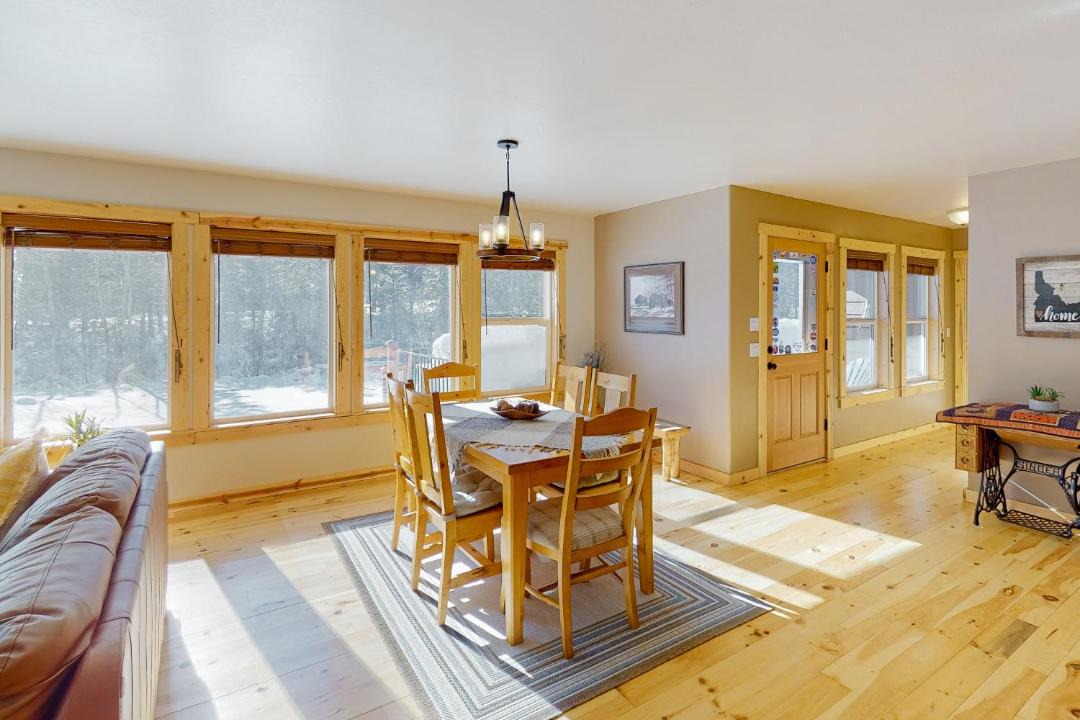 Photo of Livingroom in New Meadows