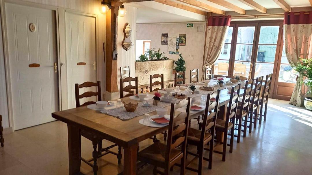 Photo of Livingroom in Joux-la-Ville