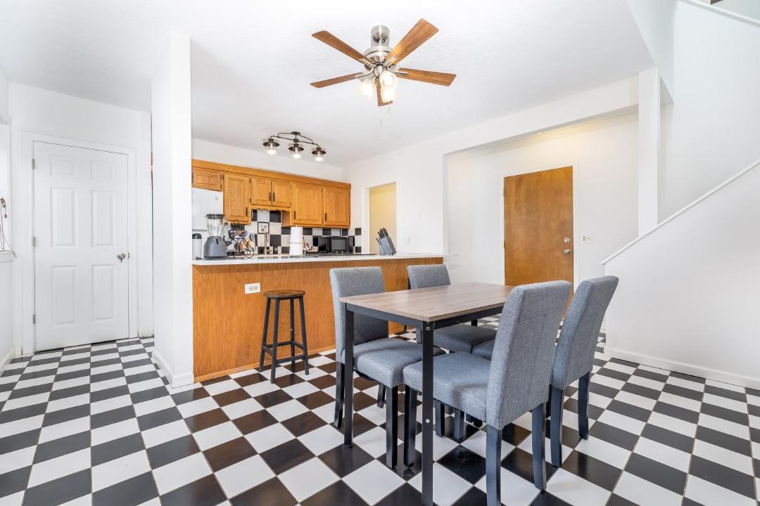 Photo of Others in Asylum Hill