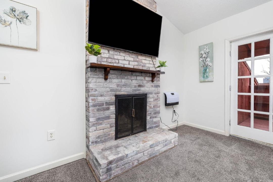 Photo of Others in Asylum Hill